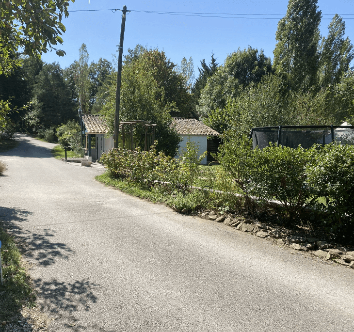L’Entrée du camping la Pibola à Camon dans l’Ariège