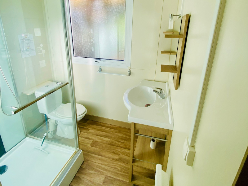 Bedroom with double bed. Rental Chalet in Ariège, 4 people Bouleau chalet