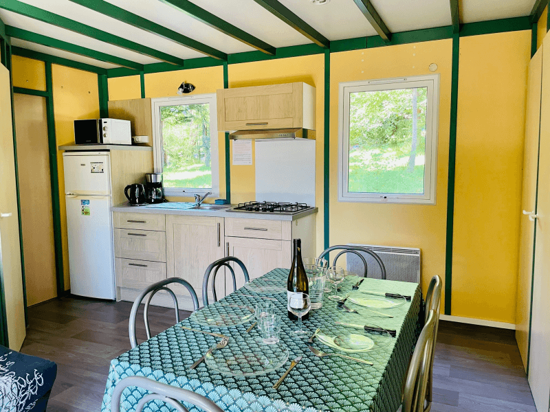 Coin cuisine. Location Chalets en Ariège, chalets Epicéa 6 personnes