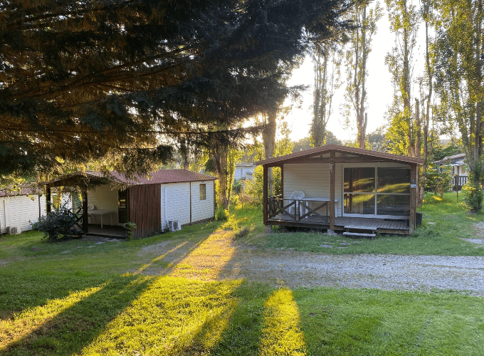 Chalets peuplier standards en location au camping la Pibola en Ariège